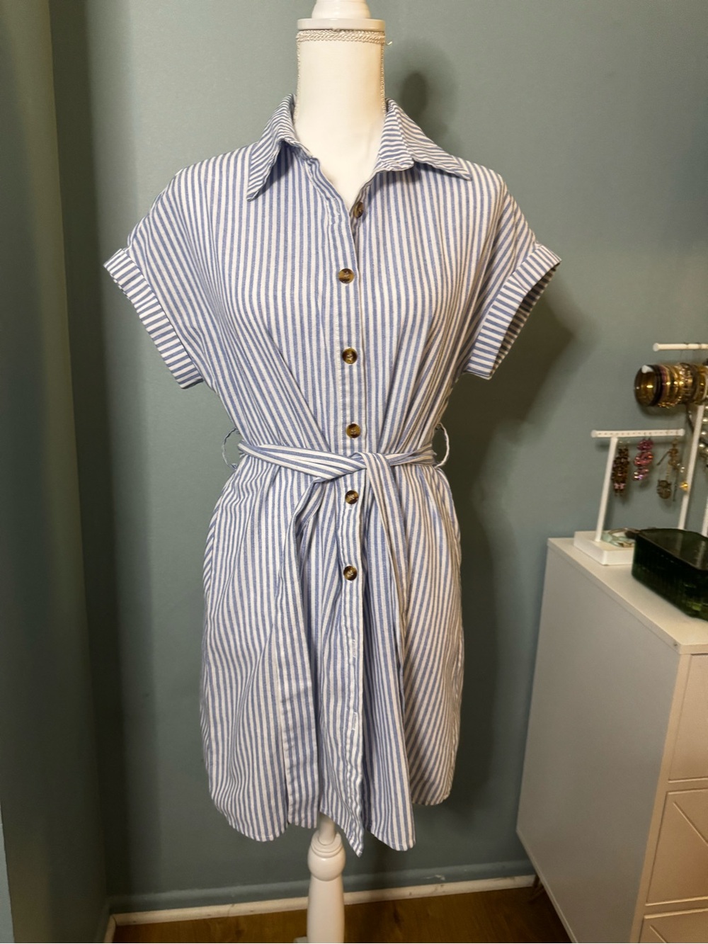 EUC SHEIN Striped Button-Front Shirt Dress with Tie Belt - Blue/White Medium
